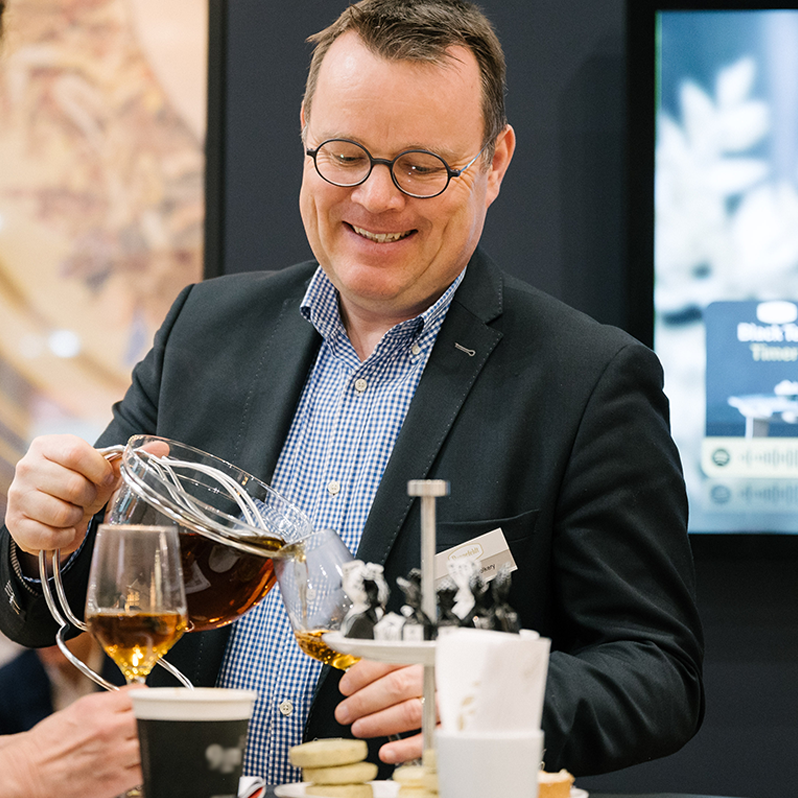 A competent tea specialist will give you a bowl of loose tea