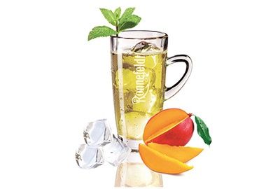 Ronnefeldt Eistee mit Mango und Eiswürfeln