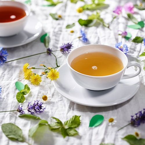 Tasse mit Kräuter Tee